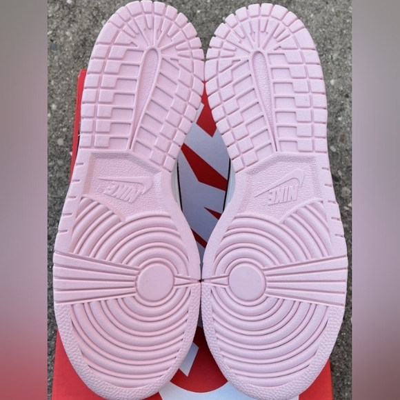 Dunk's - Picture 5 of 5